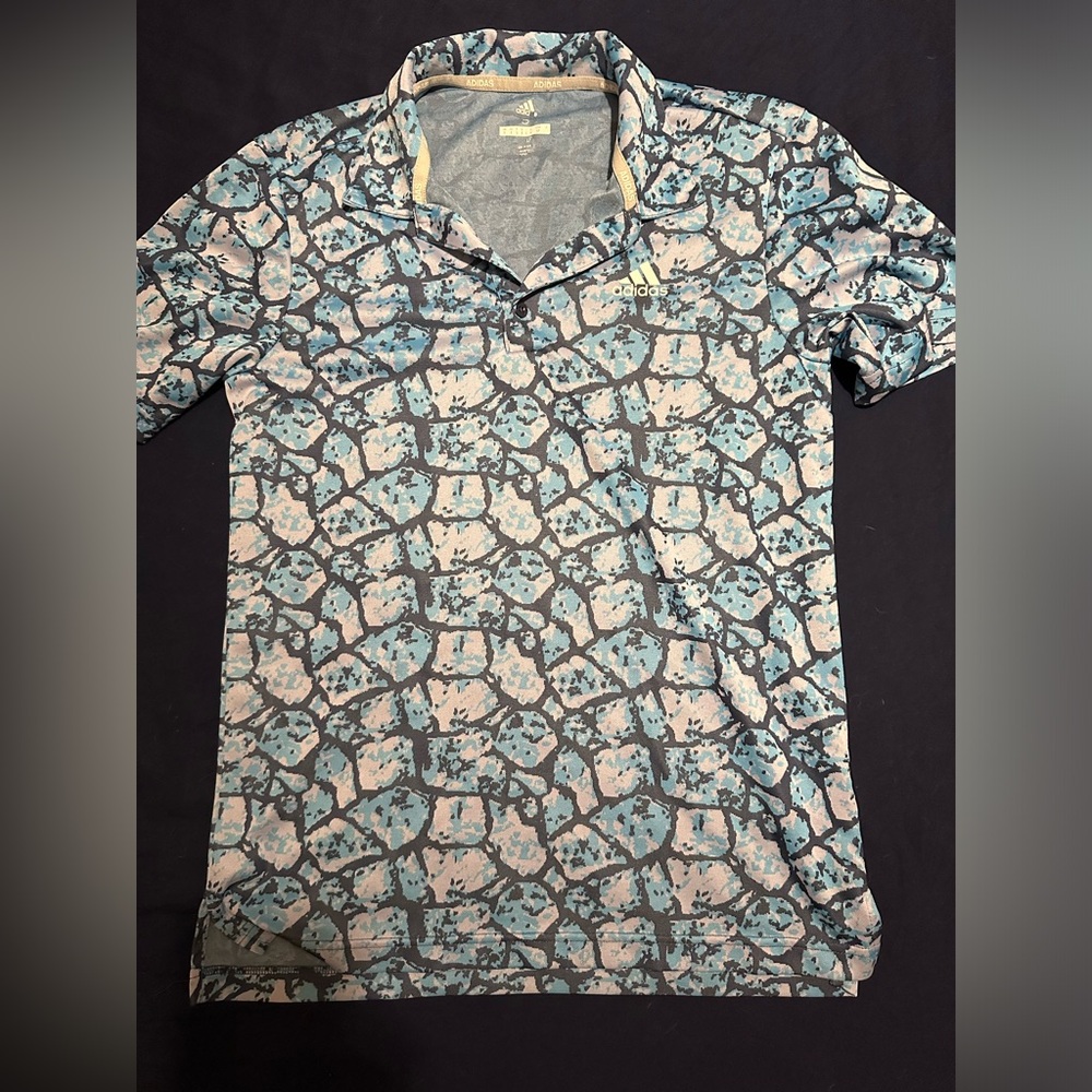 Men’s golf shirt in great condition